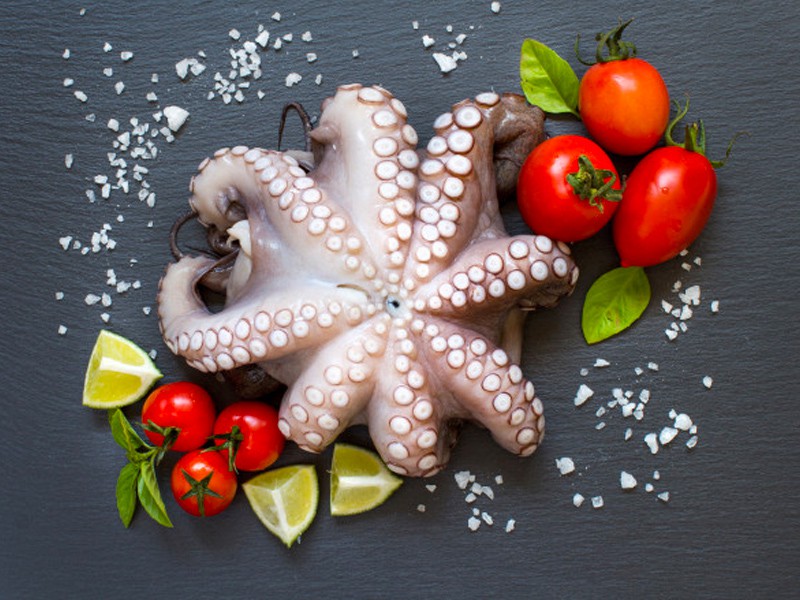 Octopus Whole ( সামুদ্রিক অক্টোপাস)