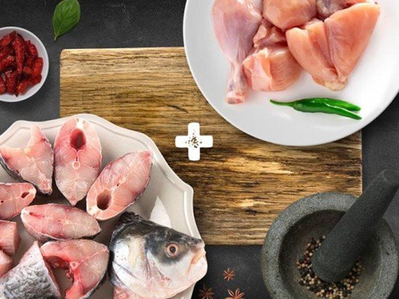 Combo-8 (1kg Premium Tender Chicken Curry Cut + 1Kg Rui Curry Cut With Head Pieces)